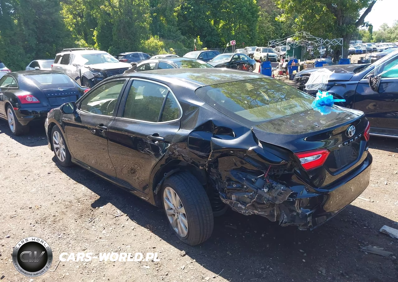 2018 Toyota Camry Le VIN:JTNB11HK5J3031760 - 14