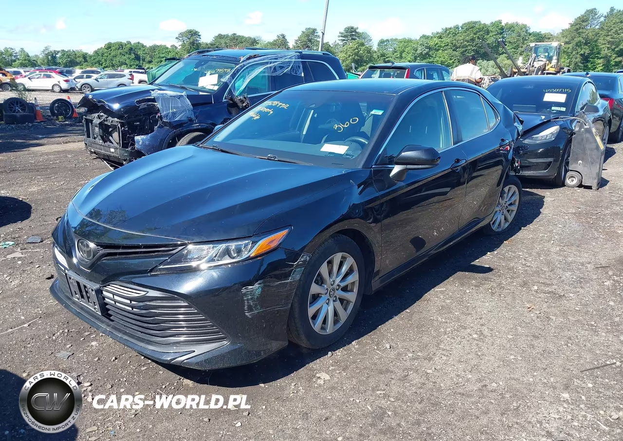 2018 Toyota Camry Le VIN:JTNB11HK5J3031760 - 2