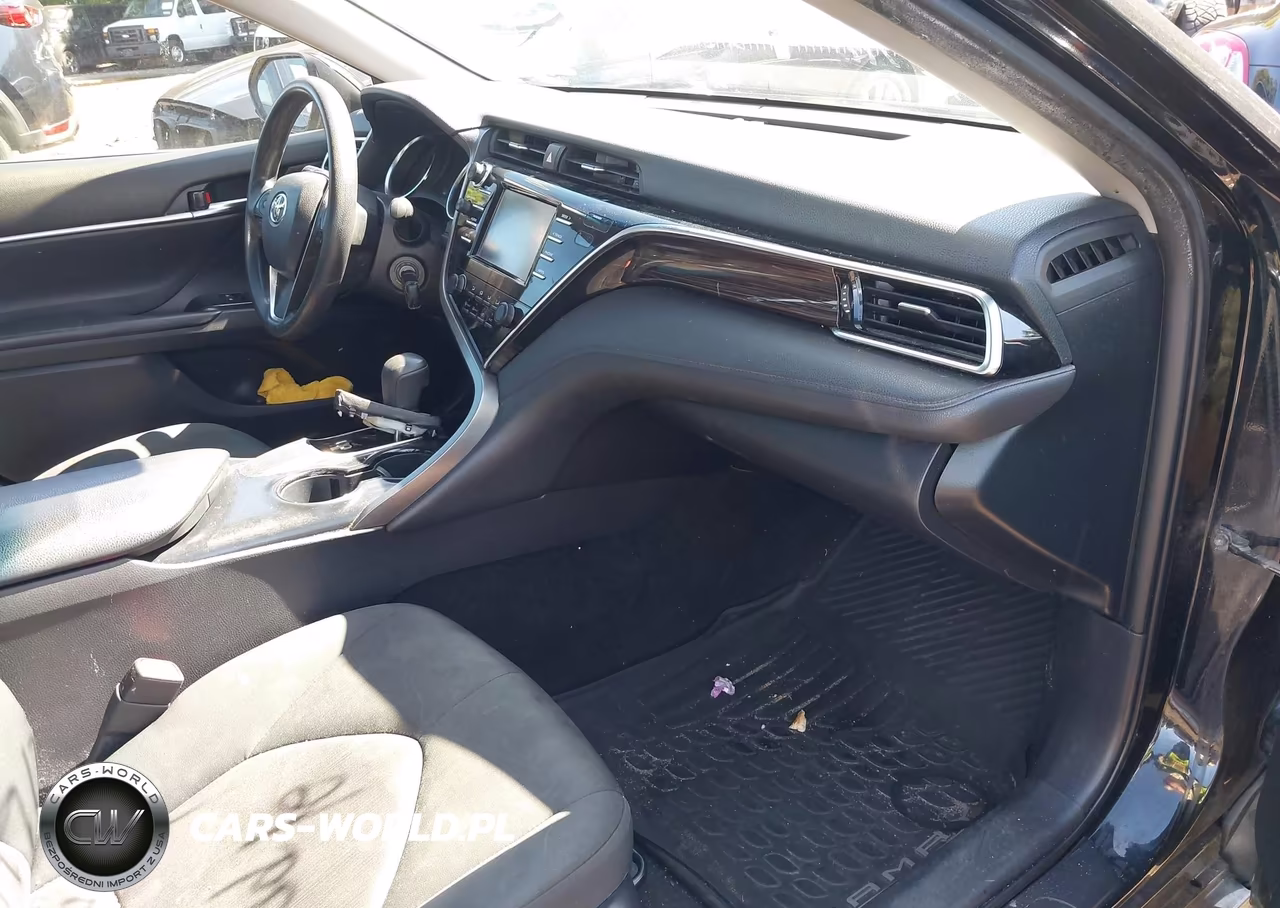 2018 Toyota Camry Le VIN:JTNB11HK5J3031760 - 5