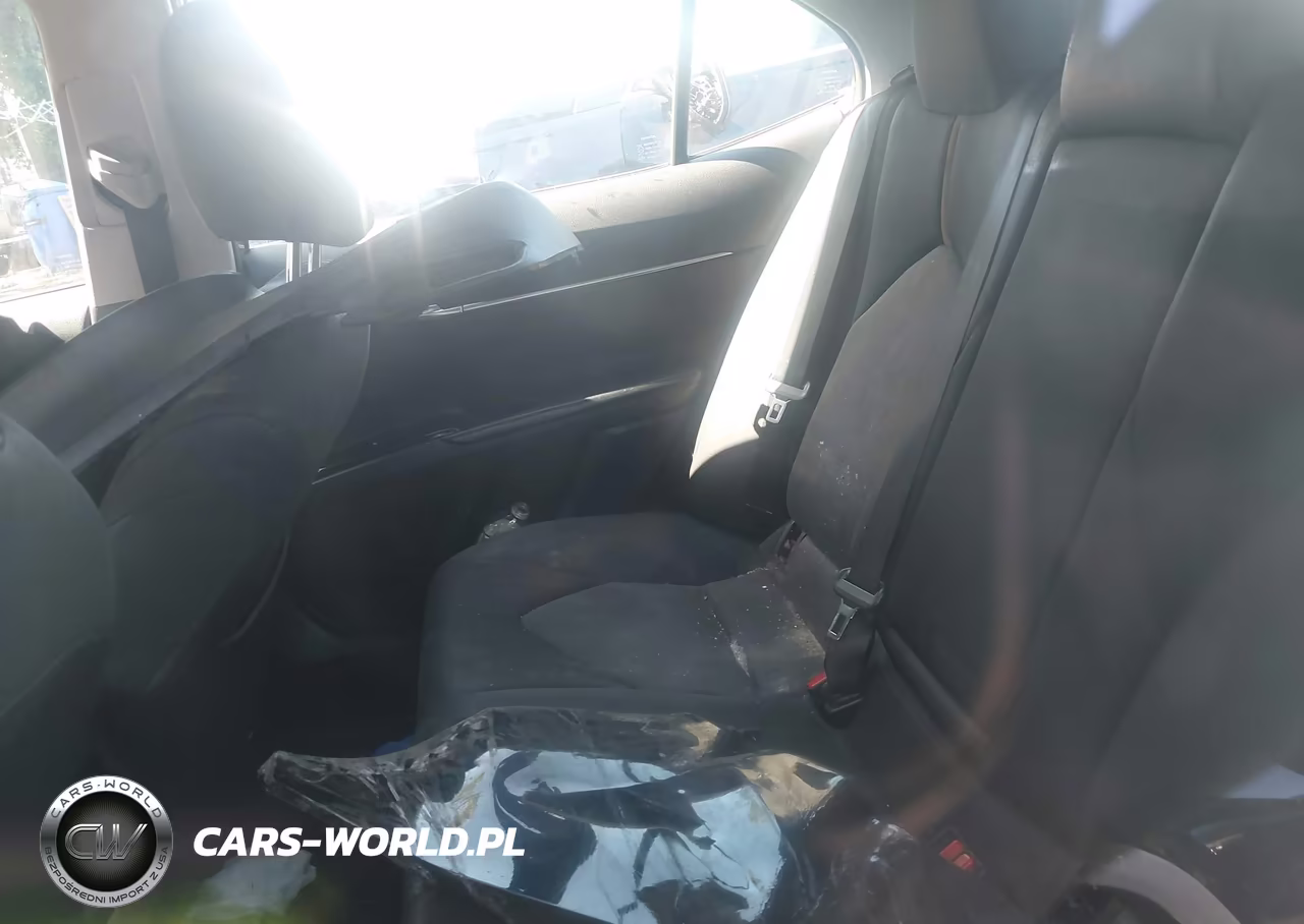 2018 Toyota Camry Le VIN:JTNB11HK5J3031760 - 8