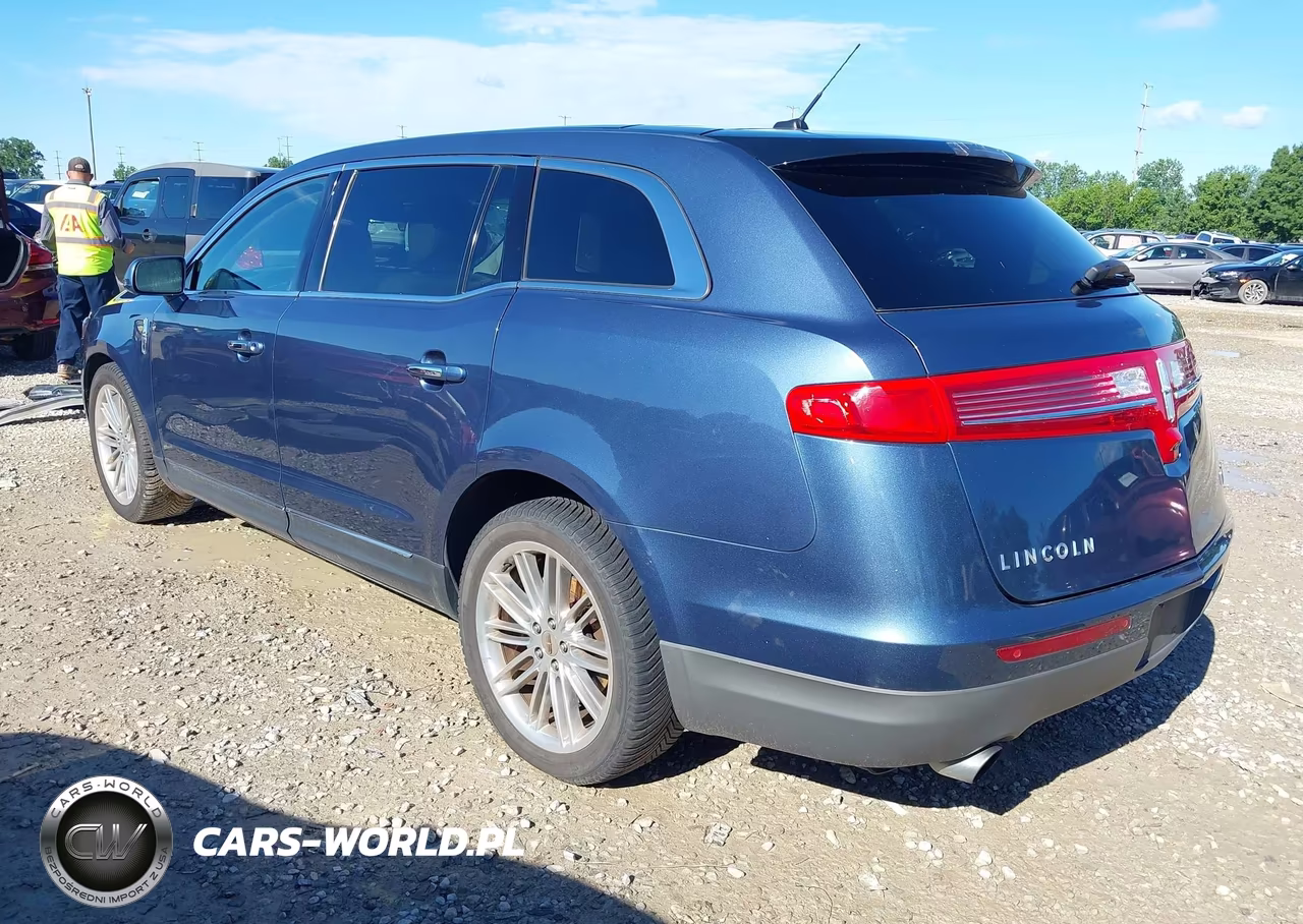 2019 Lincoln Mkt Reserve VIN:2LMHJ5AT4KBL00793 - 3