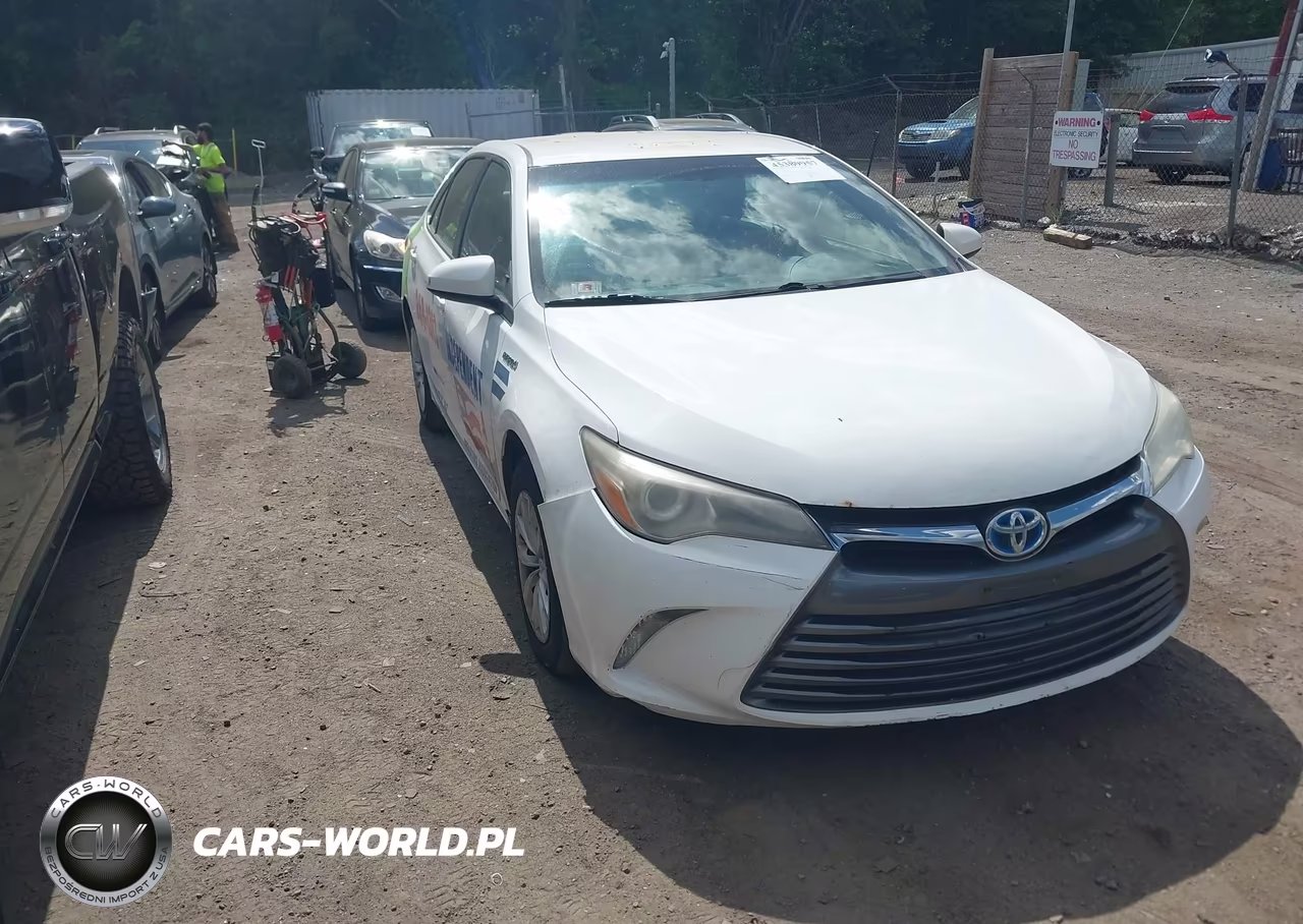 2016 Toyota Camry Hybrid Le