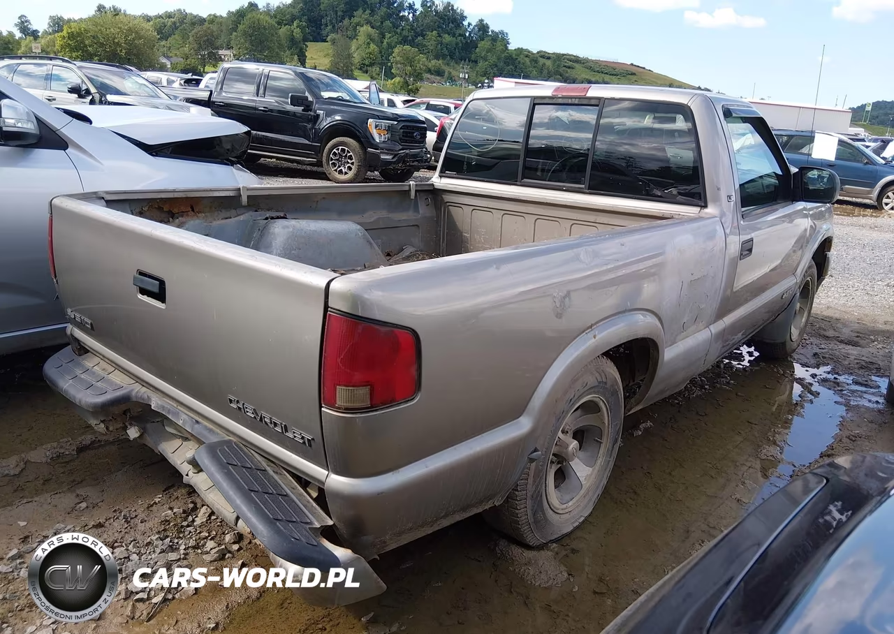 2002 Chevrolet S-10 Ls VIN:1GCCS145928123609 - 4