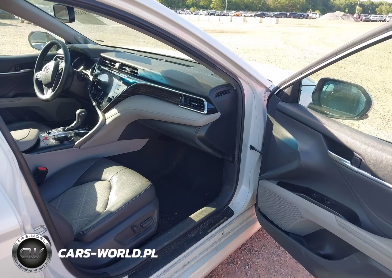 2018 Toyota Camry Xle VIN:4T1B11HK4JU107740 - 5