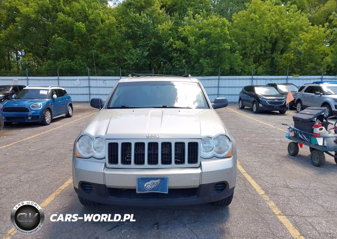 2010 Jeep Grand Cherokee Laredo VIN:1J4PR4GK7AC105292 - 12