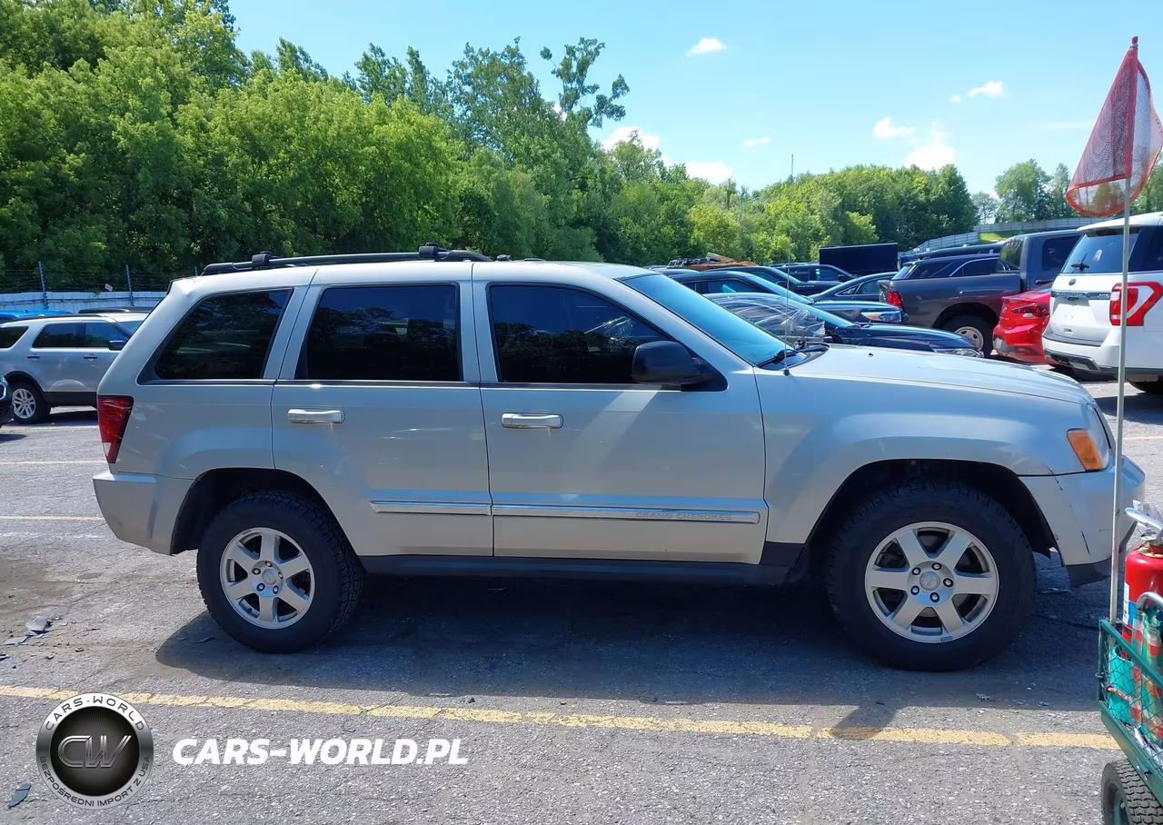 2010 Jeep Grand Cherokee Laredo VIN:1J4PR4GK7AC105292 - 13