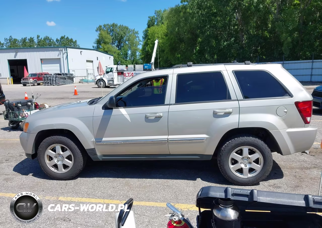 2010 Jeep Grand Cherokee Laredo VIN:1J4PR4GK7AC105292 - 14