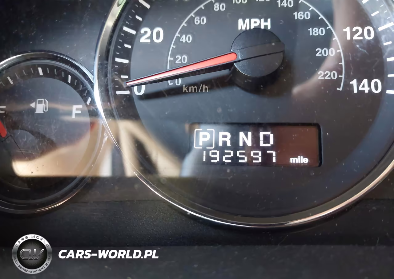 2010 Jeep Grand Cherokee Laredo VIN:1J4PR4GK7AC105292 - 15