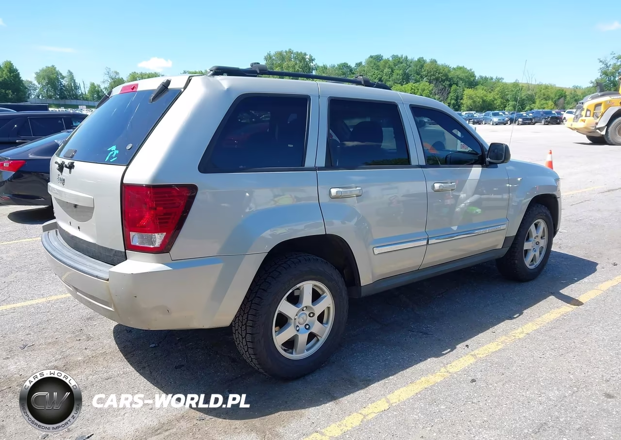 2010 Jeep Grand Cherokee Laredo VIN:1J4PR4GK7AC105292 - 4