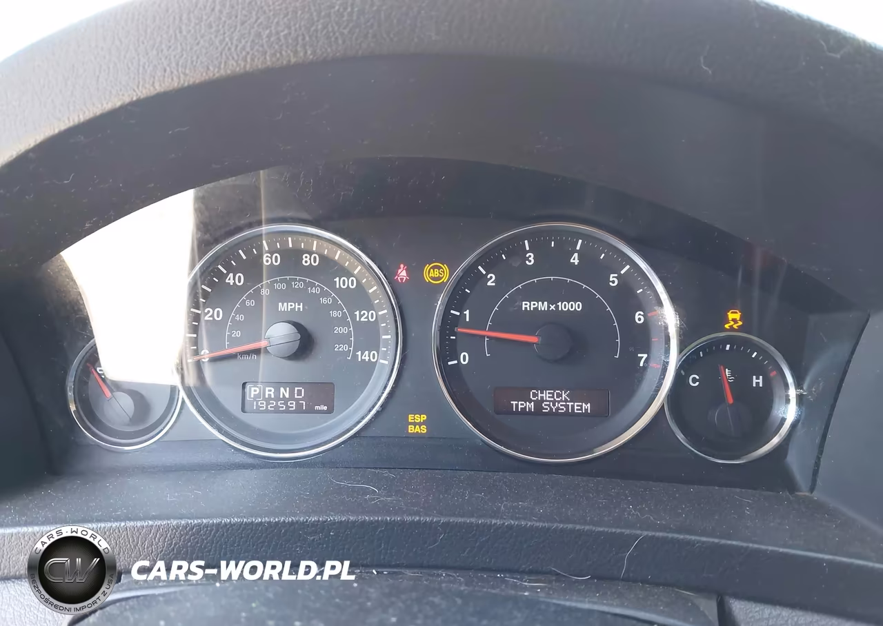 2010 Jeep Grand Cherokee Laredo VIN:1J4PR4GK7AC105292 - 7