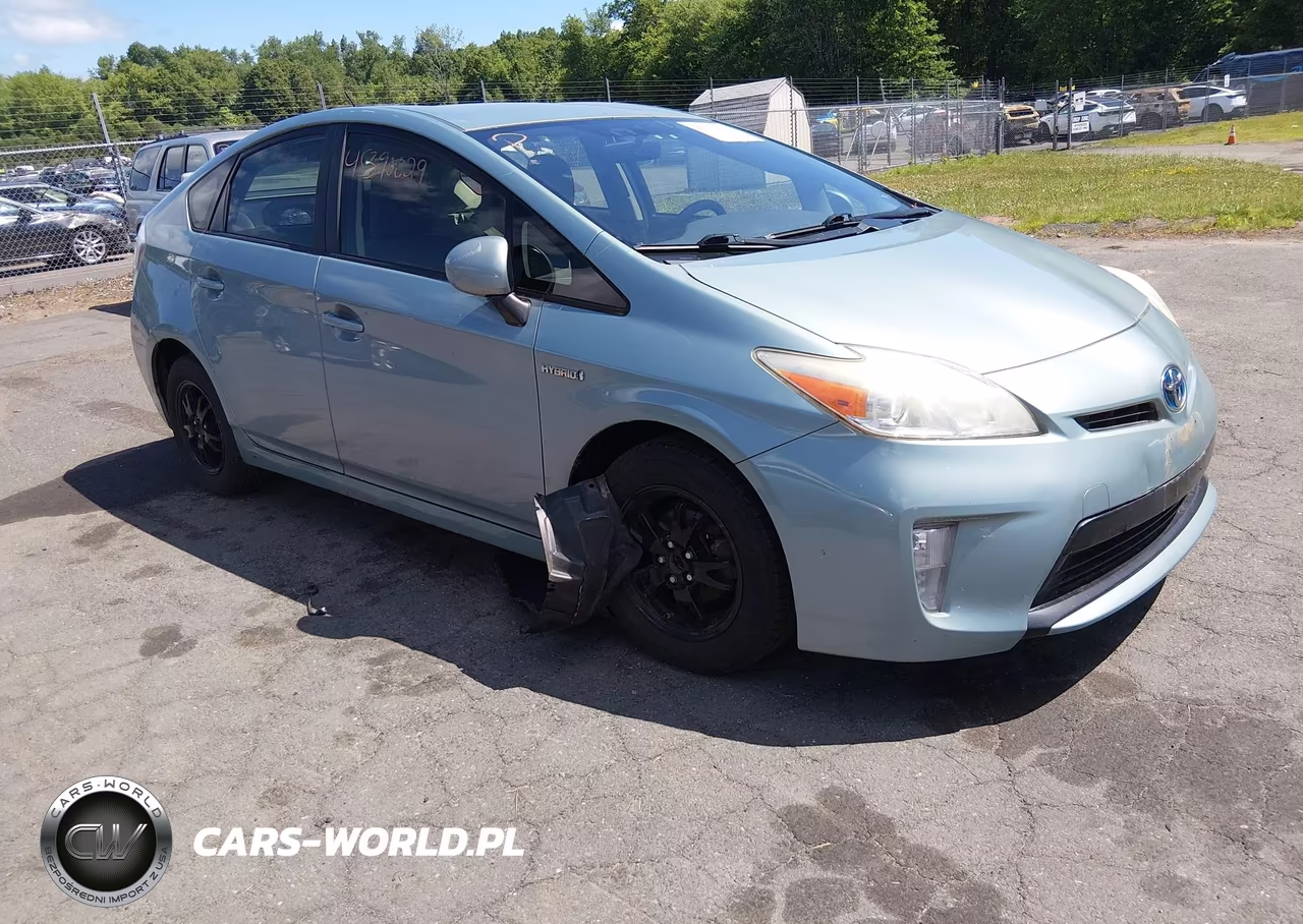 2014 Toyota Prius Three – zdjęcie 1 z 17