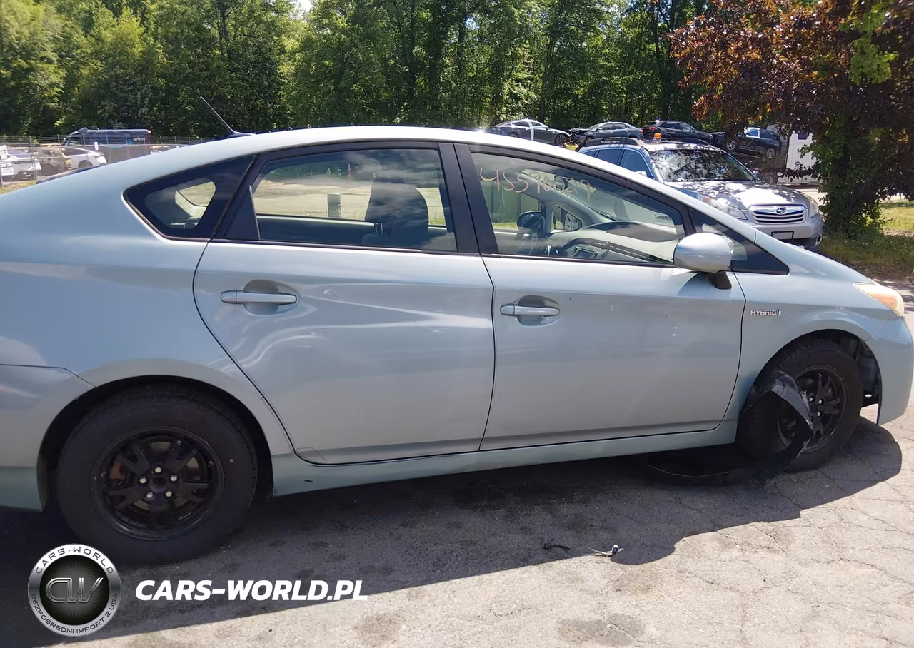 2014 Toyota Prius Three VIN:JTDKN3DU8E1745704 - 13