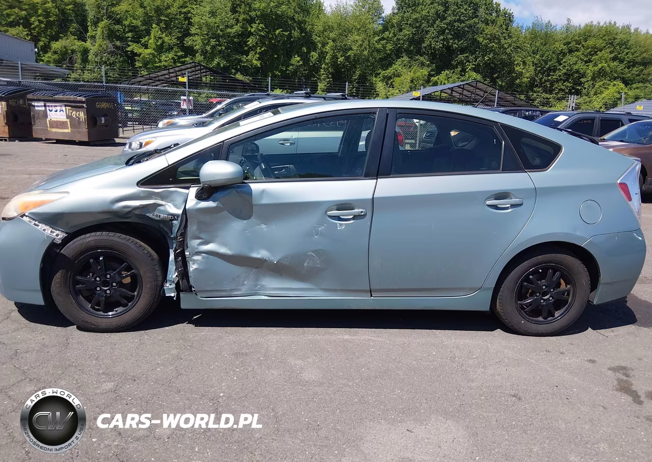 2014 Toyota Prius Three VIN:JTDKN3DU8E1745704 - 14