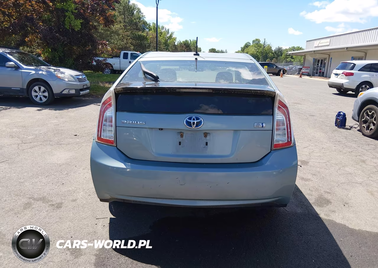 2014 Toyota Prius Three VIN:JTDKN3DU8E1745704 - 16