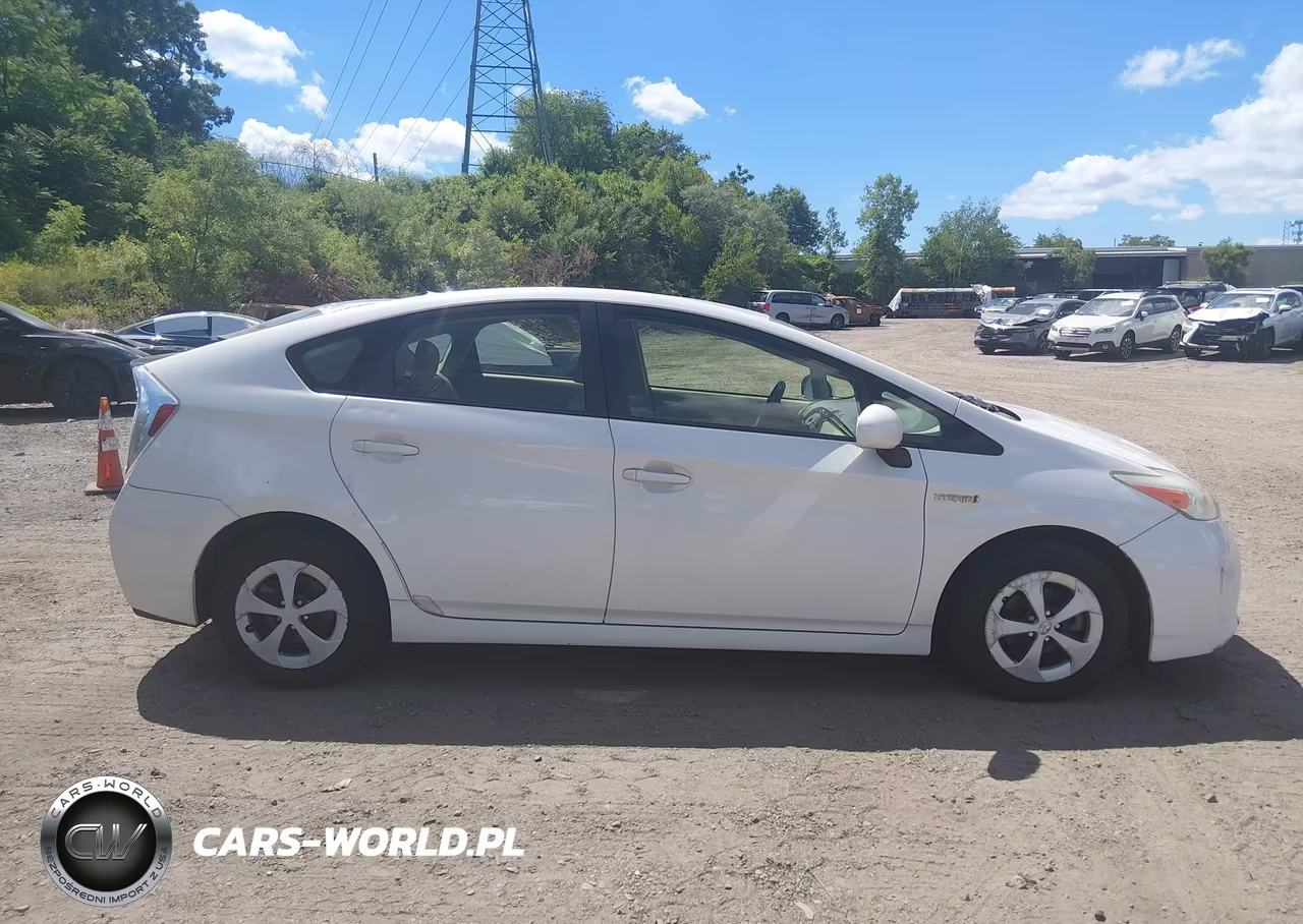 2012 Toyota Prius Three VIN:JTDKN3DU7C5485155 - 13