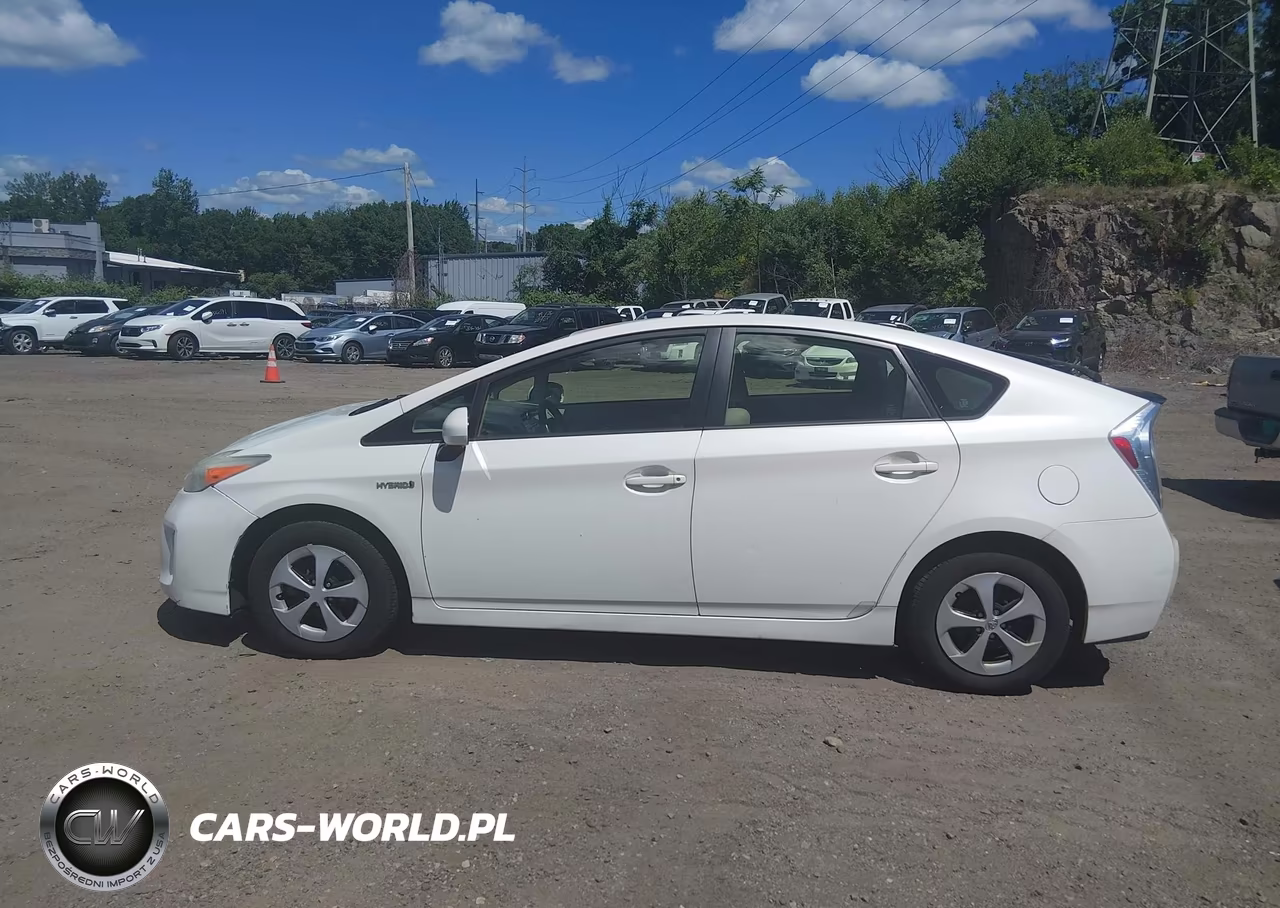 2012 Toyota Prius Three VIN:JTDKN3DU7C5485155 - 14