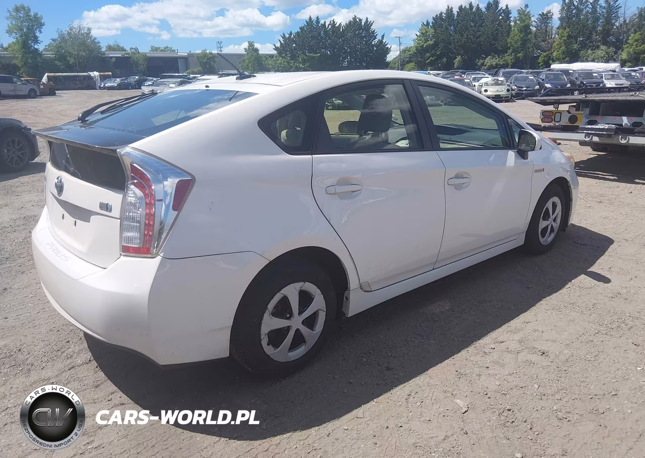 2012 Toyota Prius Three VIN:JTDKN3DU7C5485155 - 4