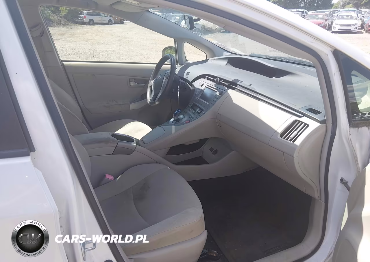 2012 Toyota Prius Three VIN:JTDKN3DU7C5485155 - 5