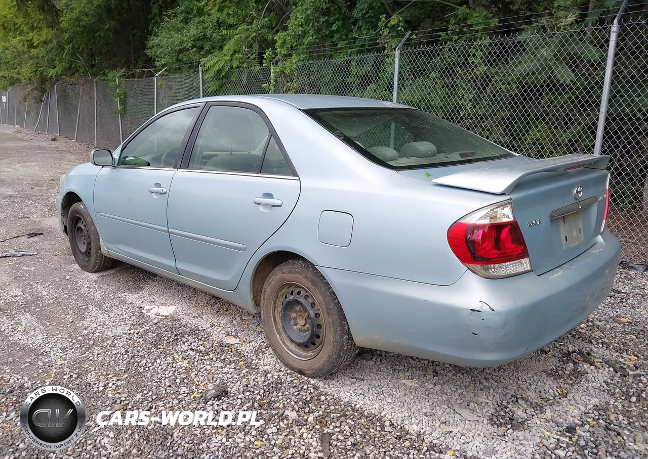 2005 Toyota Camry Le VIN:4T1BE32K05U544312 - 3