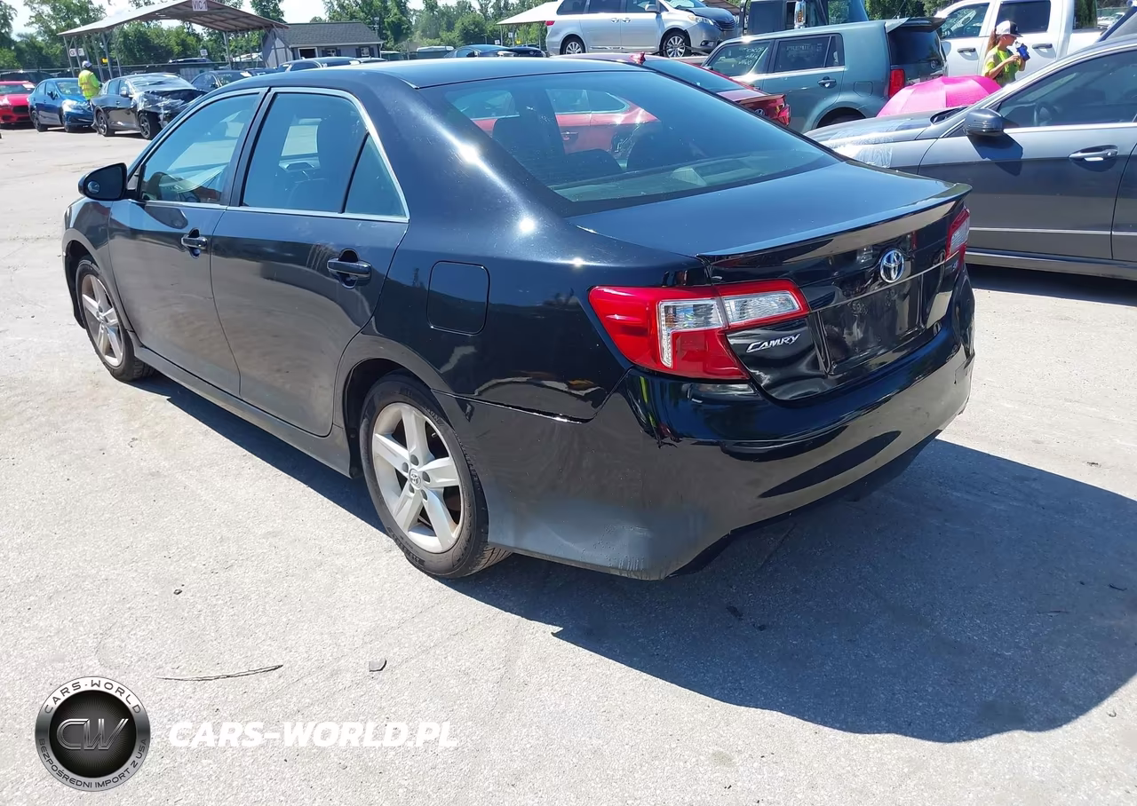 2014 Toyota Camry Se VIN:4T1BF1FK7EU373635 - 3