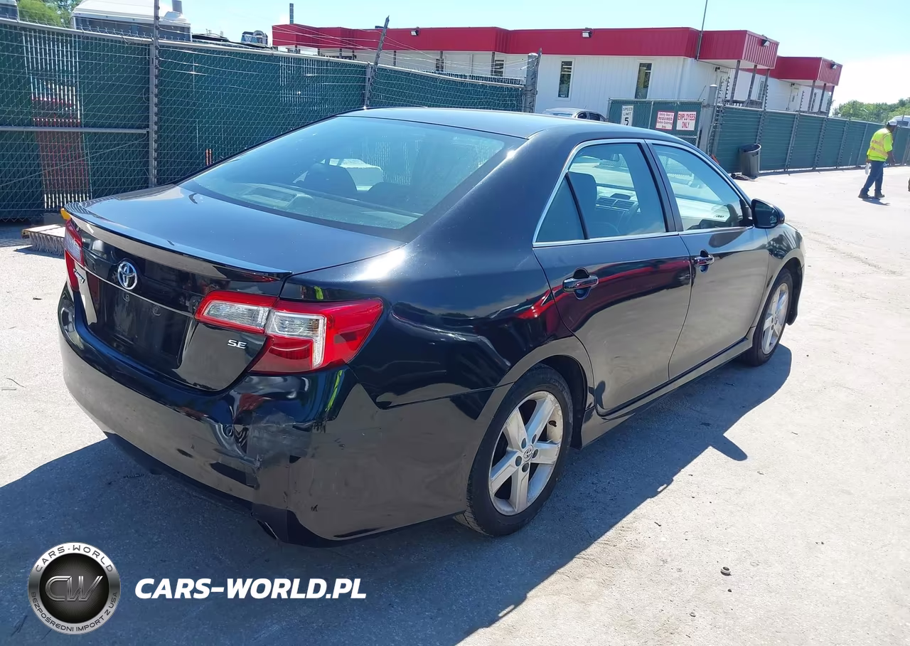 2014 Toyota Camry Se VIN:4T1BF1FK7EU373635 - 4