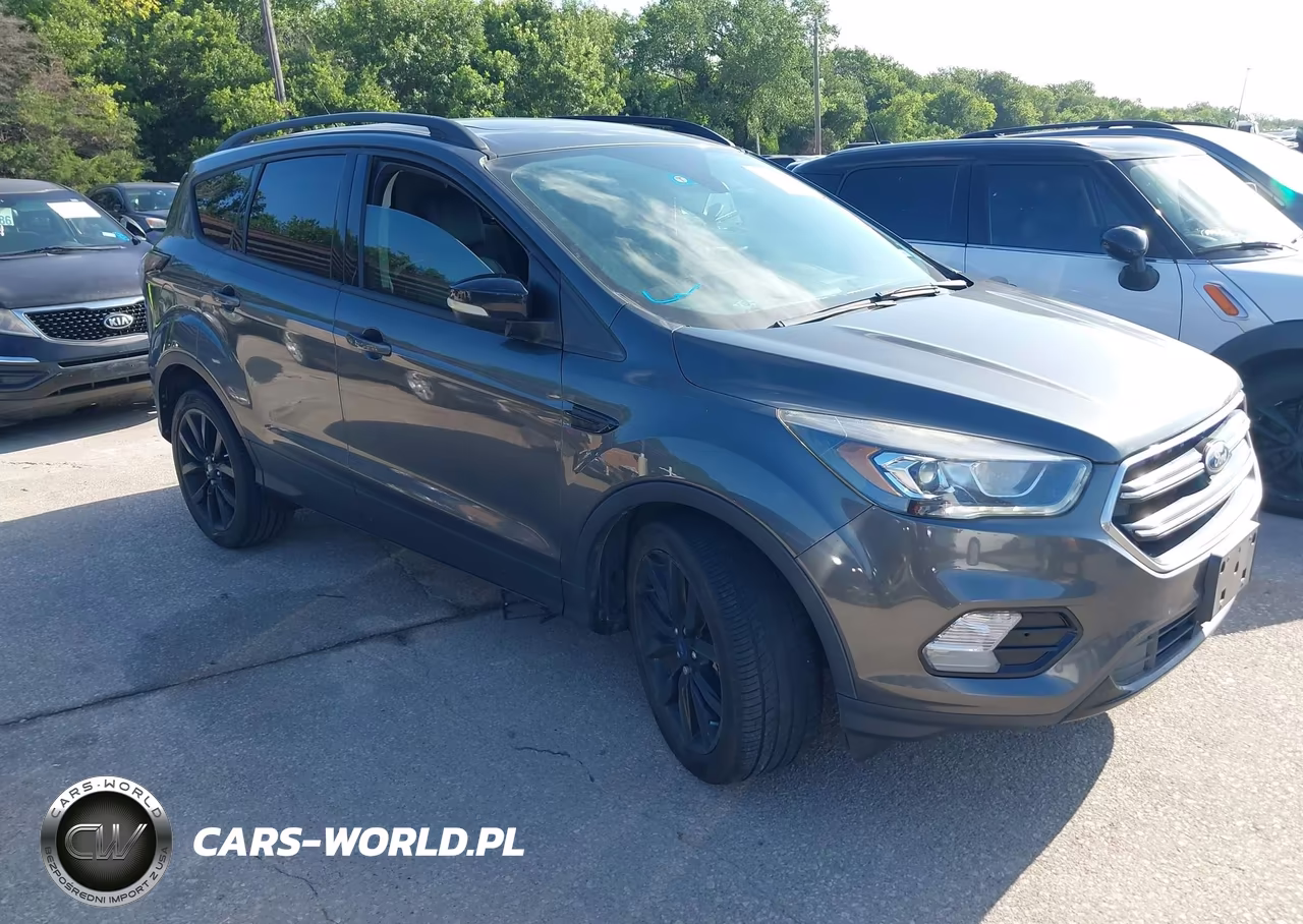 2017 Ford Escape Titanium – zdjęcie 1 z 16