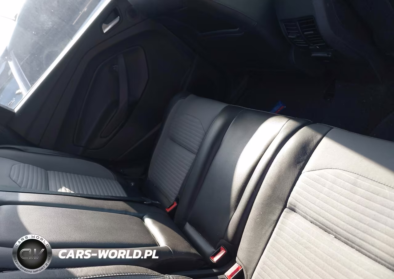 2017 Ford Escape Titanium VIN:1FMCU0J9XHUF10645 - 8
