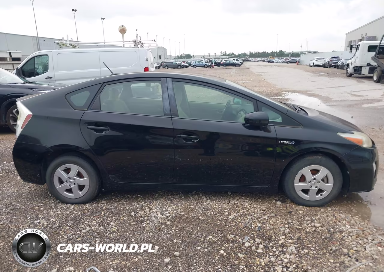 2011 Toyota Prius Two VIN:JTDKN3DU5B0291803 - 14