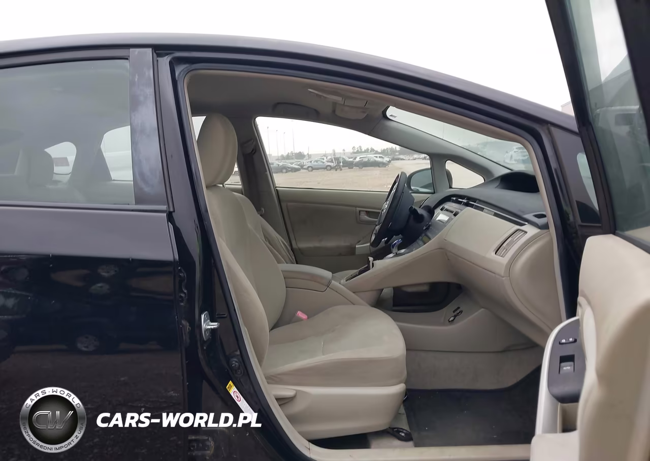 2011 Toyota Prius Two VIN:JTDKN3DU5B0291803 - 5