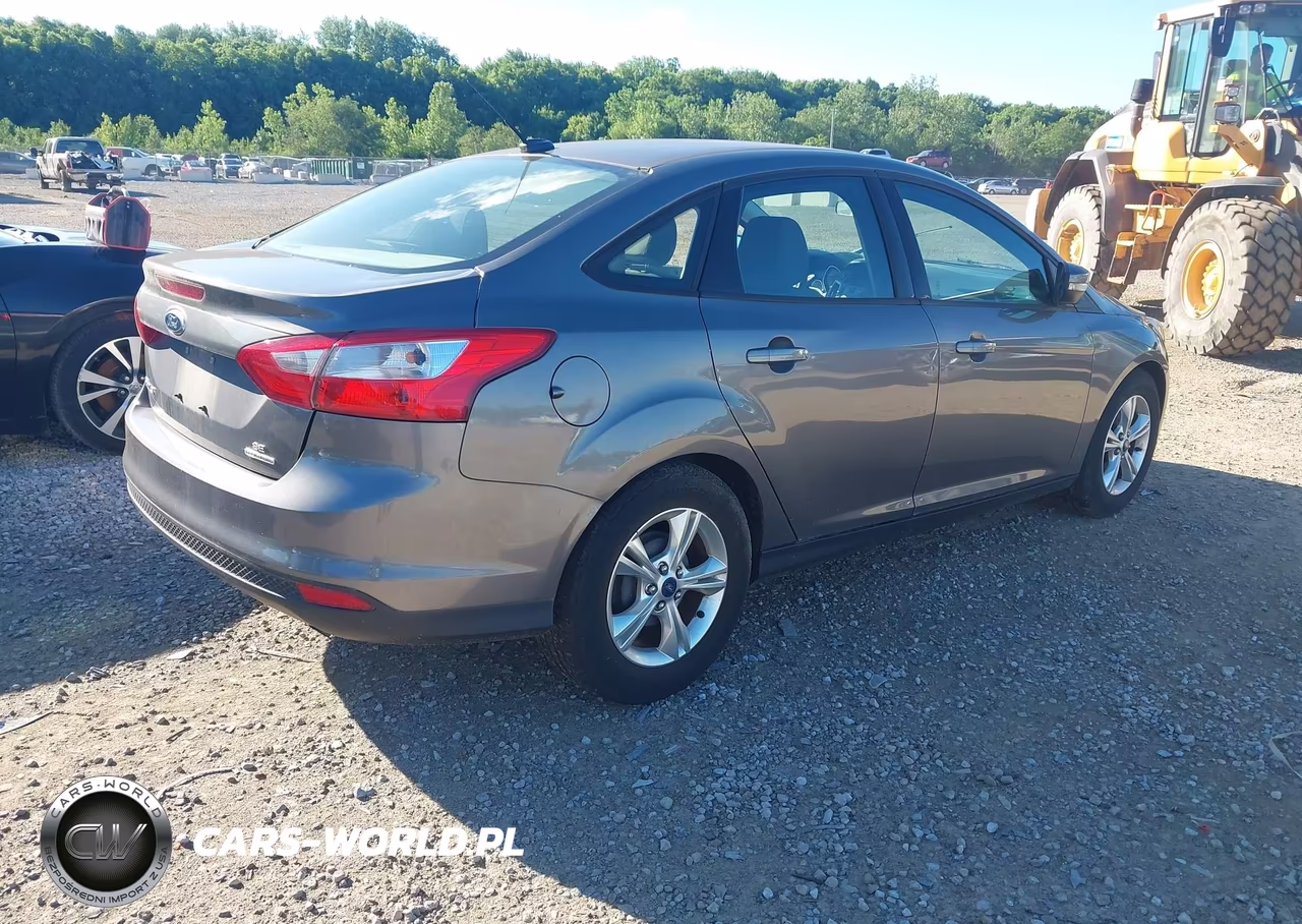 2013 Ford Focus Se VIN:1FADP3F23DL333617 - 4