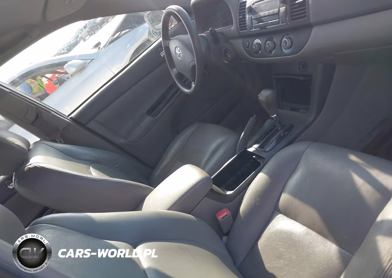 2005 Toyota Camry Le VIN:4T1BE32K75U540113 - 5