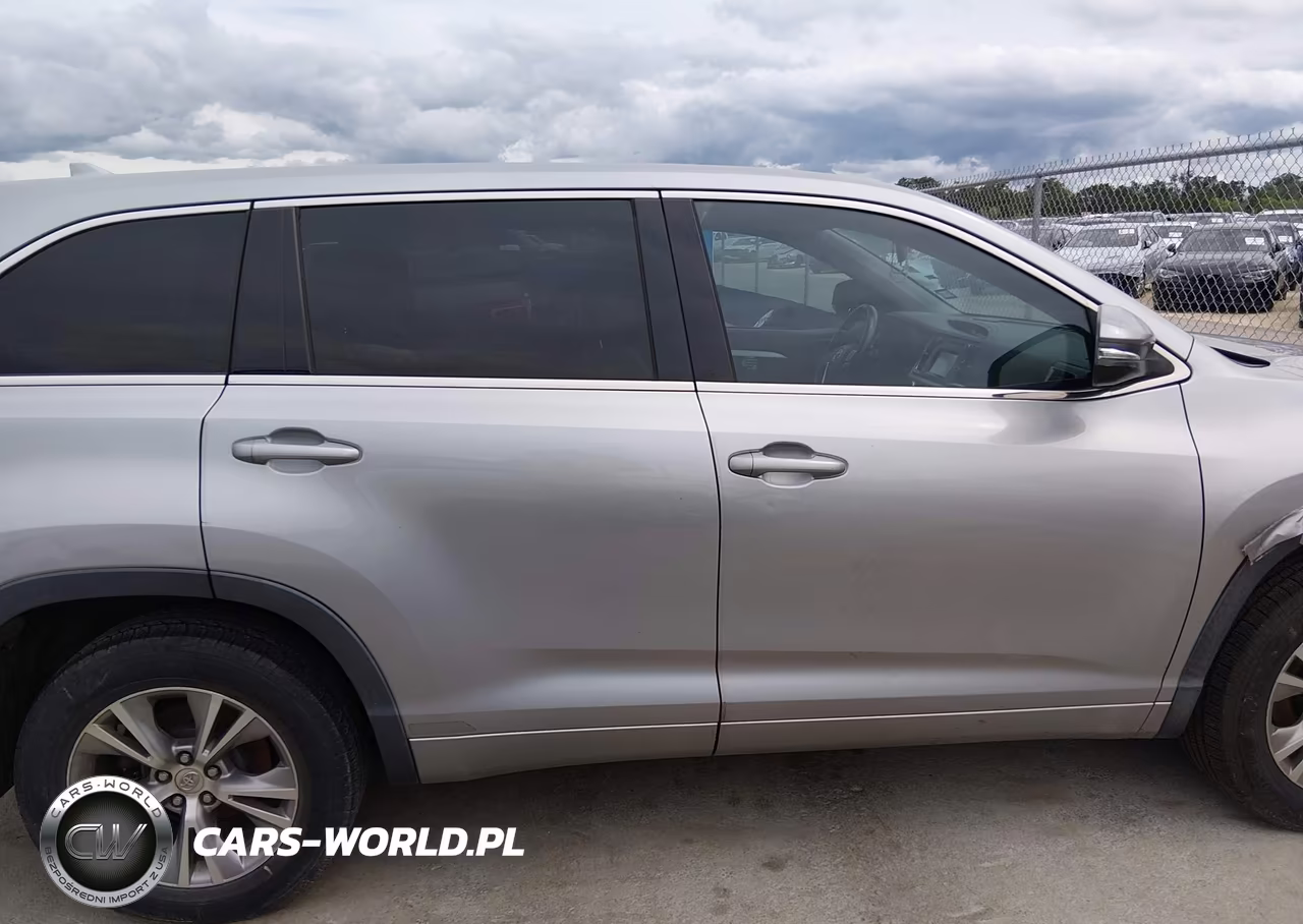 2015 Toyota Highlander Le Plus V6 VIN:5TDZKRFH1FS081616 - 13