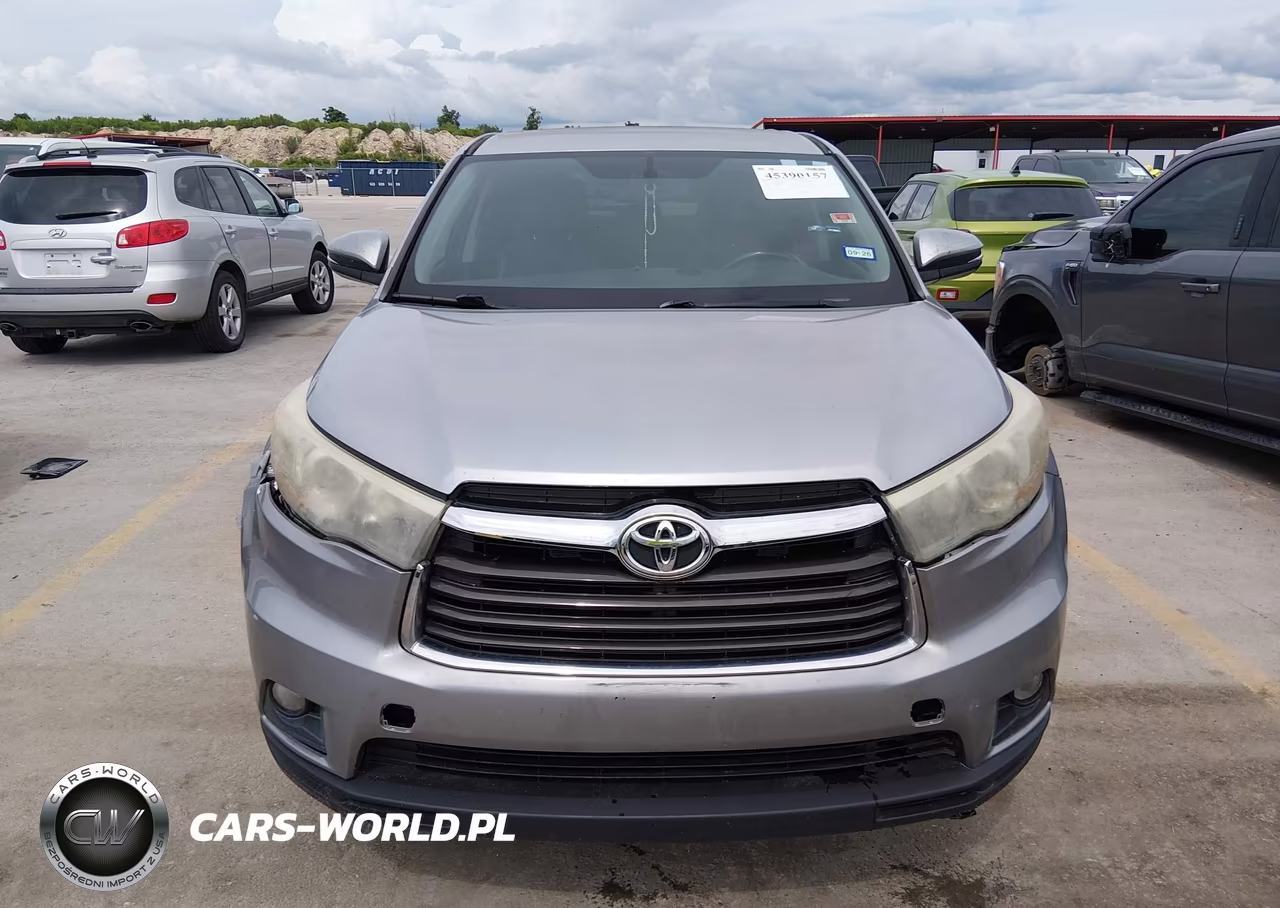 2015 Toyota Highlander Le Plus V6 VIN:5TDZKRFH1FS081616 - 17
