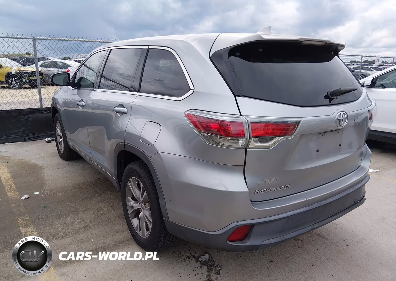2015 Toyota Highlander Le Plus V6 VIN:5TDZKRFH1FS081616 - 3