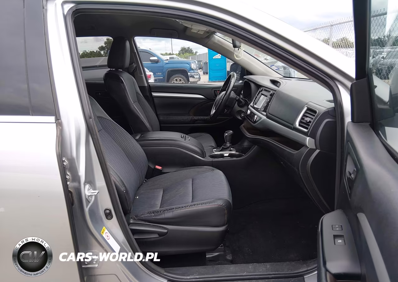 2015 Toyota Highlander Le Plus V6 VIN:5TDZKRFH1FS081616 - 5