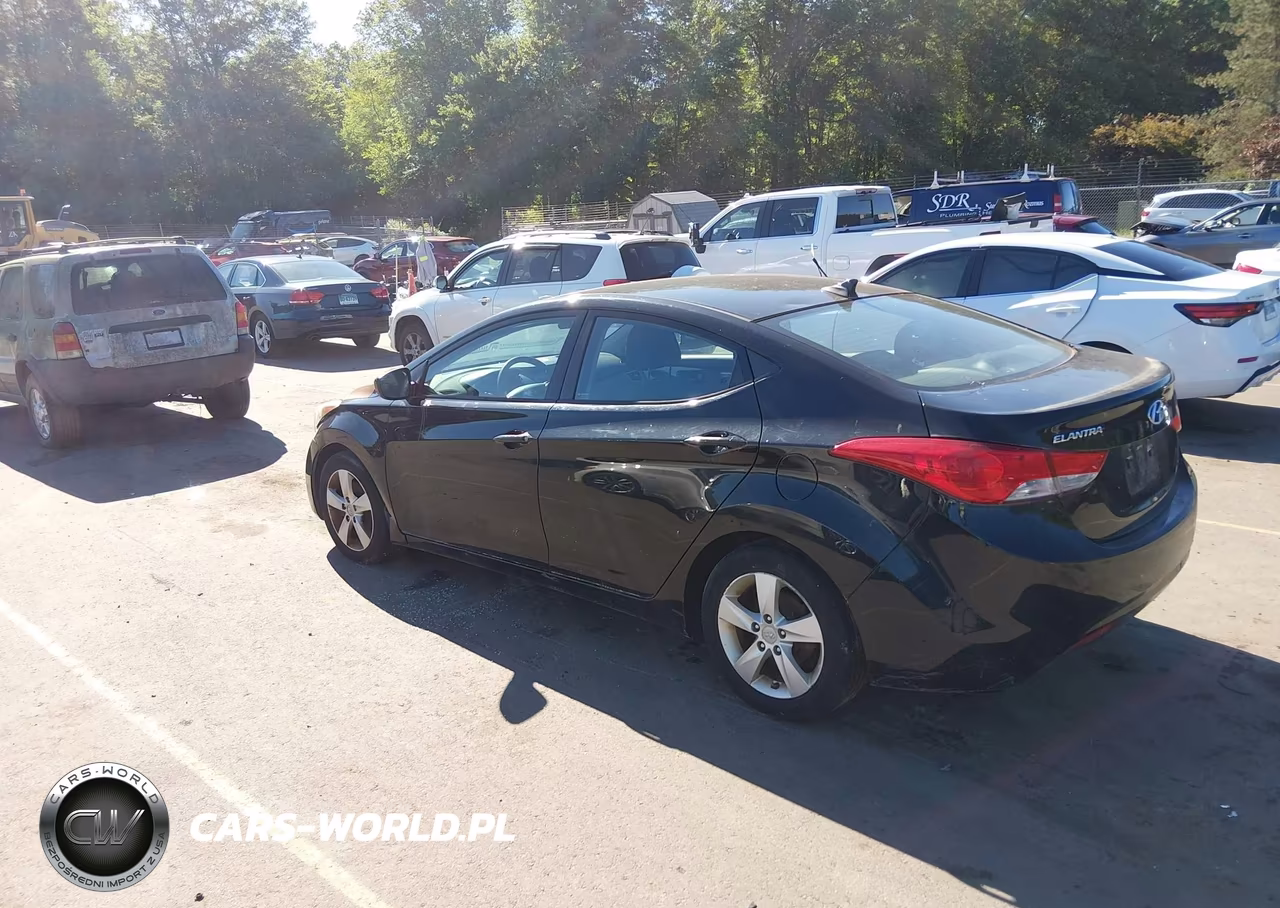 2013 Hyundai Elantra Gls VIN:5NPDH4AE7DH321828 - 3