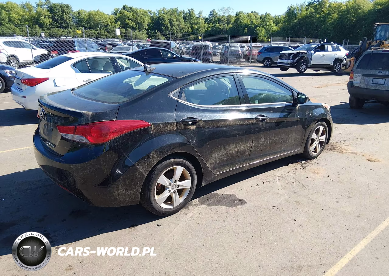 2013 Hyundai Elantra Gls VIN:5NPDH4AE7DH321828 - 4