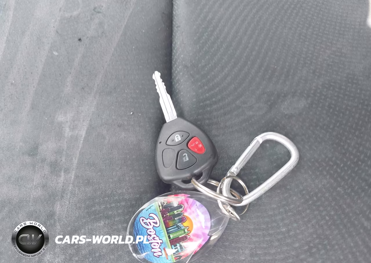 2010 Toyota Yaris VIN:JTDBT4K33A1357411 - 11