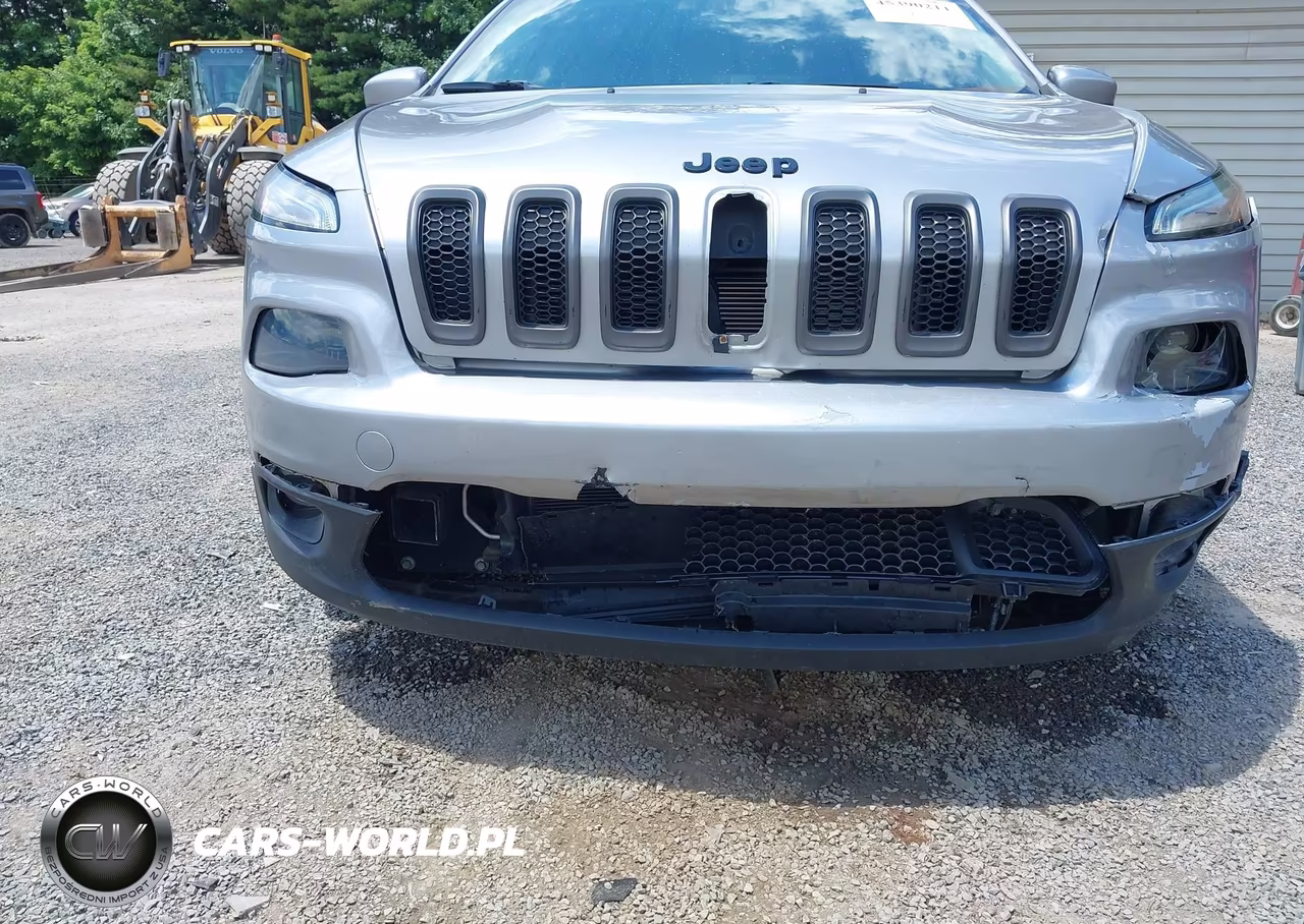 2018 Jeep Cherokee Latitude Fwd VIN:1C4PJLCB1JD595624 - 6