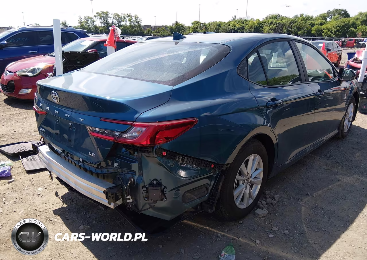2026 Toyota Camry Le VIN:4T1DAACK2TU224221 - 19