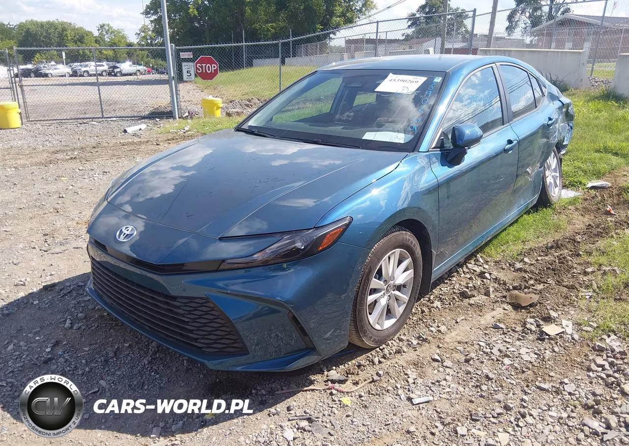 2026 Toyota Camry Le VIN:4T1DAACK2TU224221 - 2