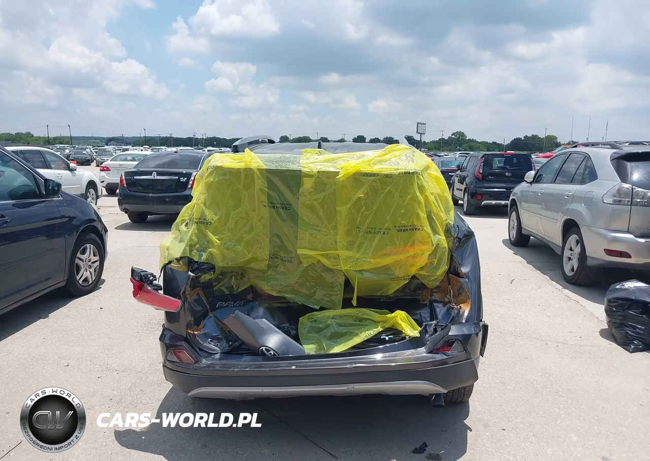 2018 Toyota Rav4 Xle VIN:JTMWFREV2JJ740923 - 16