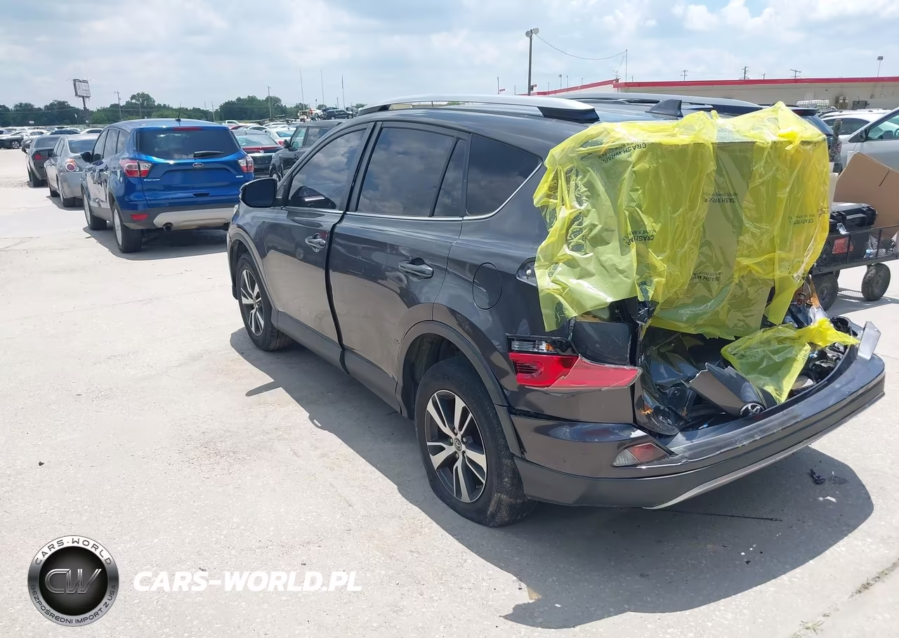 2018 Toyota Rav4 Xle VIN:JTMWFREV2JJ740923 - 3
