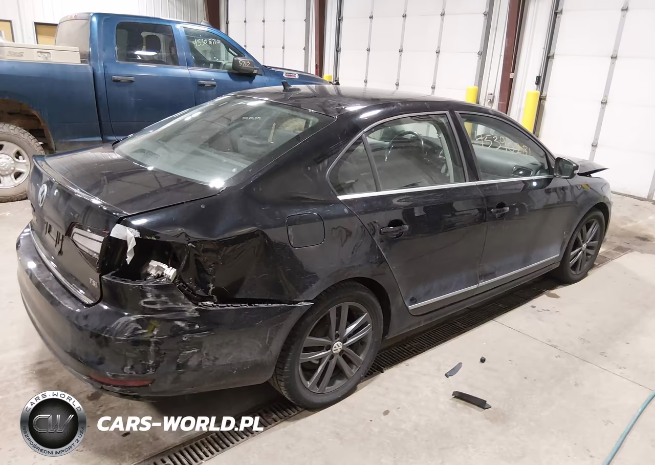 2018 Volkswagen Jetta 1.8T Sel VIN:3VWL17AJ7JM231127 - 4