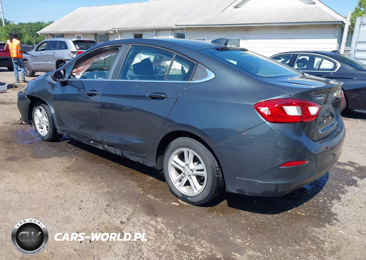 2018 Chevrolet Cruze Lt Auto VIN:1G1BE5SMXJ7159388 - 3