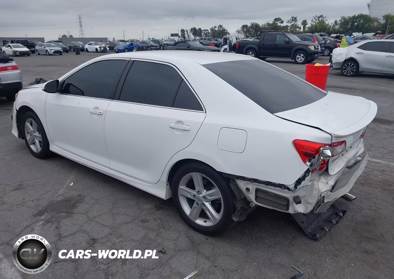 2014 Toyota Camry Se VIN:4T1BF1FKXEU868637 - 3