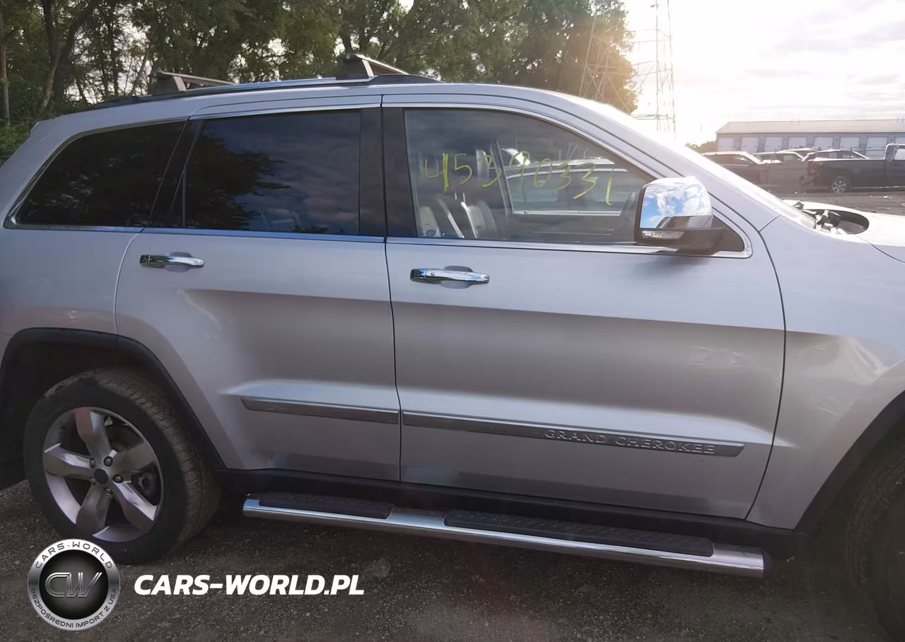 2013 Jeep Grand Cherokee Overland VIN:1C4RJFCT9DC631833 - 13
