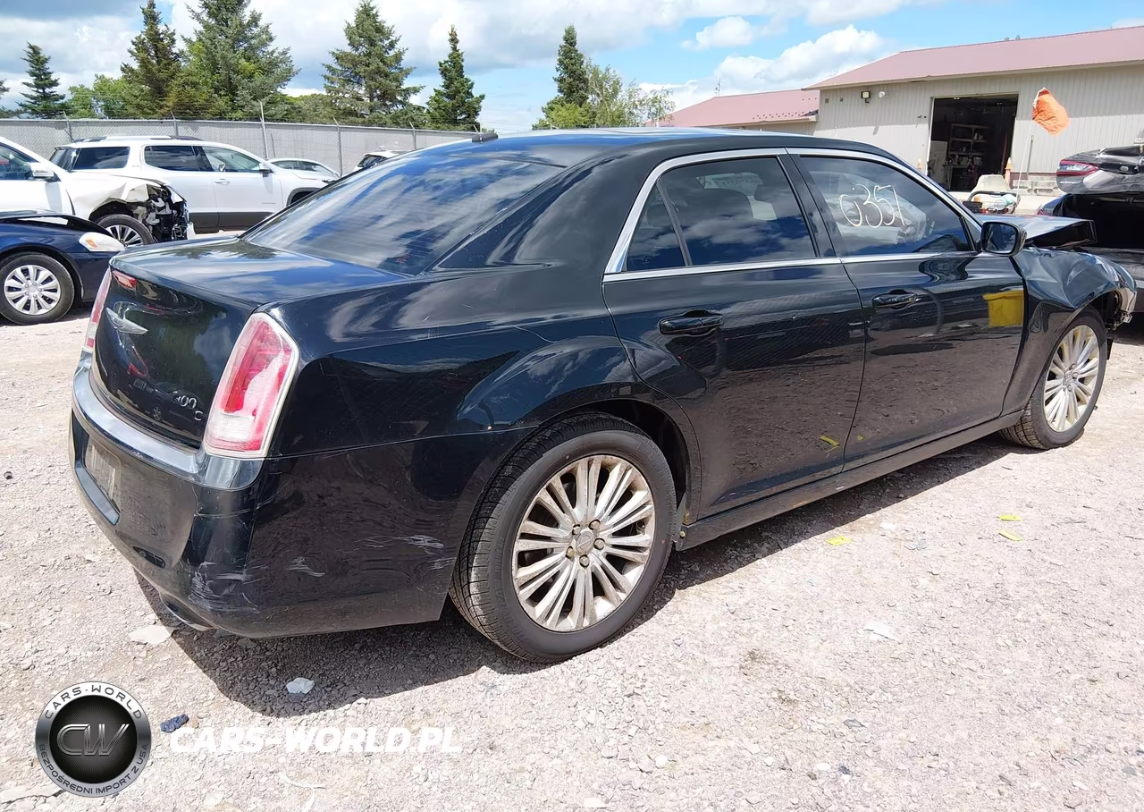 2013 Chrysler 300 Motown VIN:2C3CCARG1DH577958 - 4