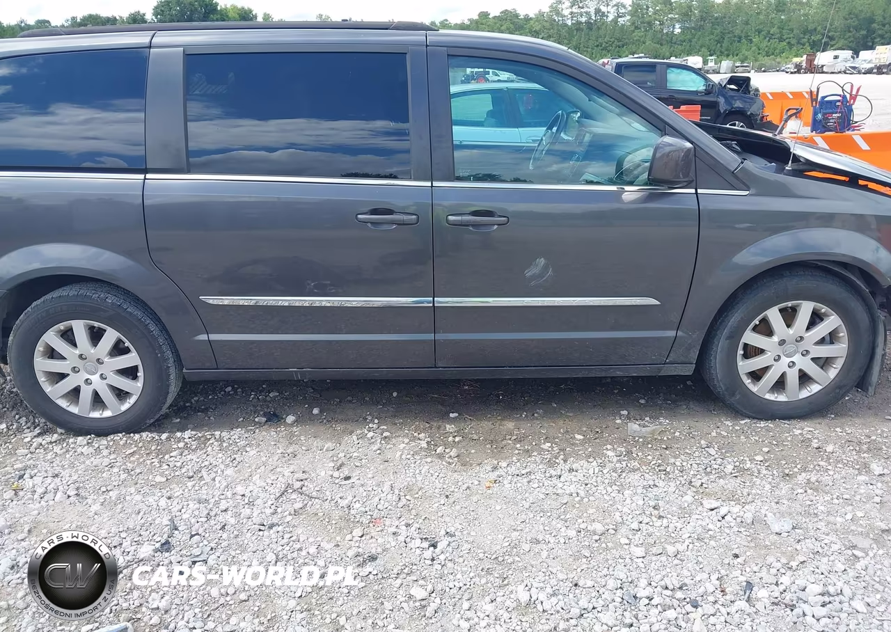 2016 Chrysler Town & Country Touring VIN:2C4RC1BG0GR127345 - 14