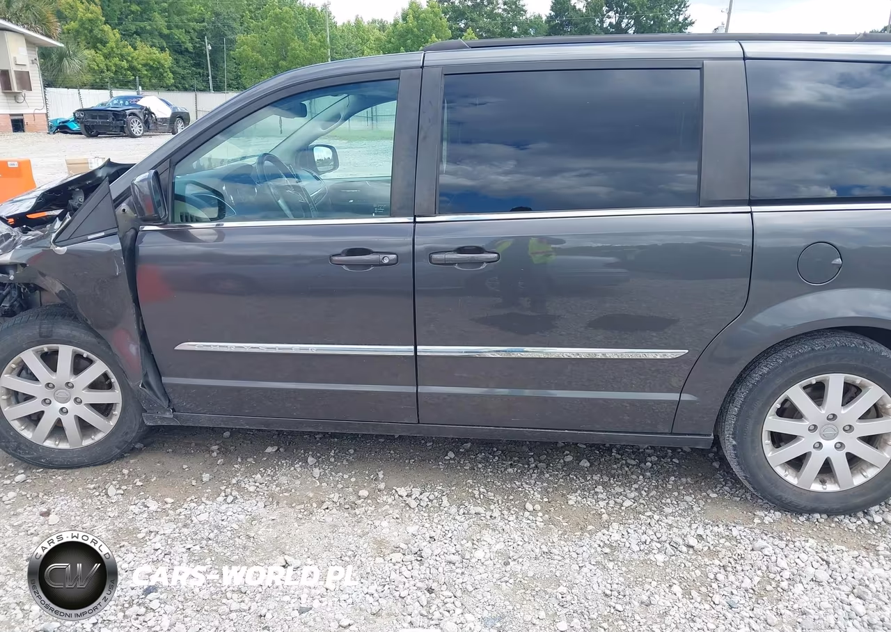 2016 Chrysler Town & Country Touring VIN:2C4RC1BG0GR127345 - 15